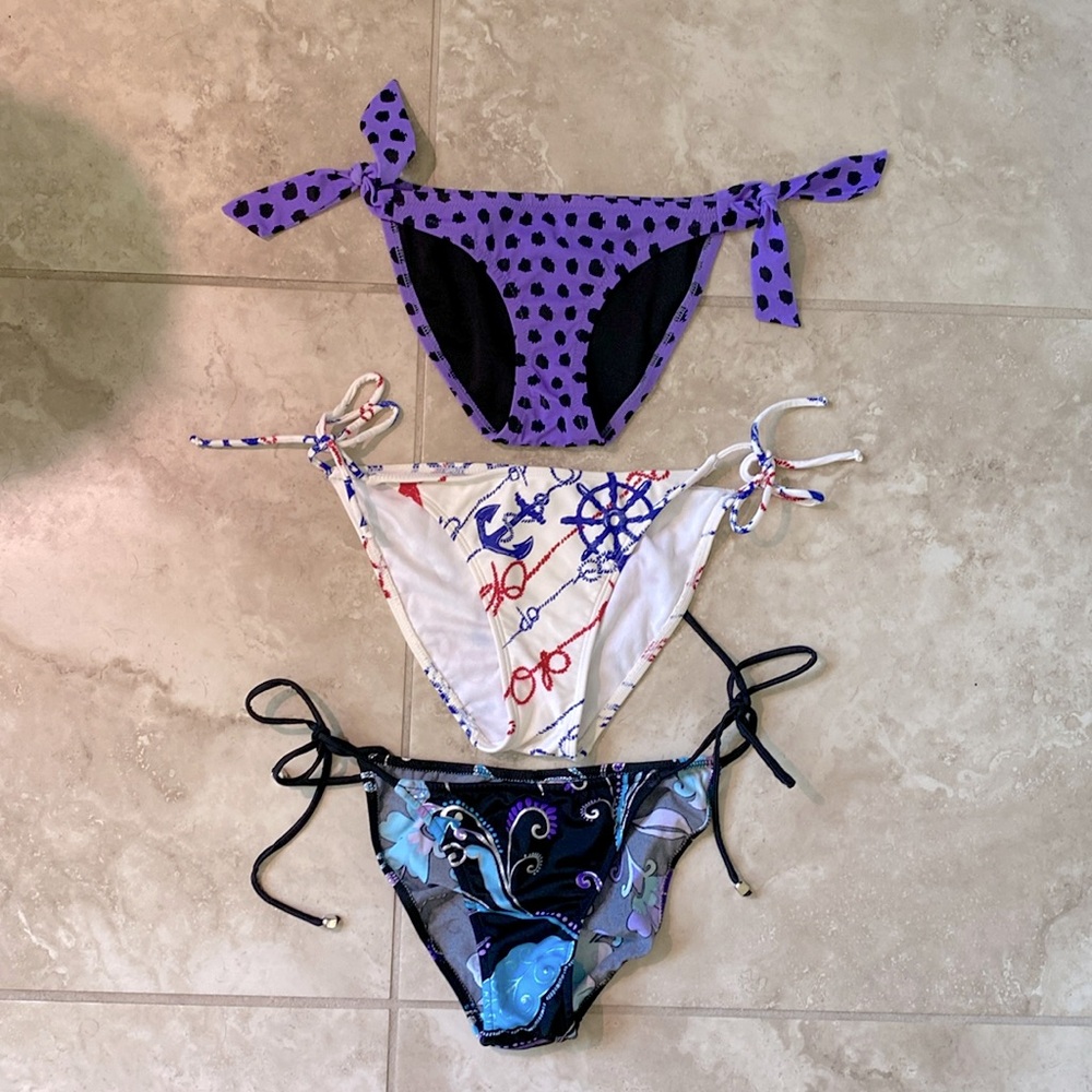 Bundle of 3 bikini bottoms. See sizing.